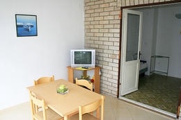 apartmány Bagarić: žltý apartmán pre 4-5 osôb, 
1. poschodie