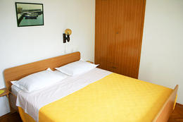 apartmány Bagarić: žltý apartmán pre 4-5 osôb, 
1. poschodie