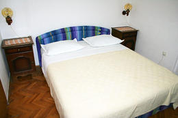 apartmány Bagarić: oranžový apartmán pre 4-6 osôb, 
1. poschodie