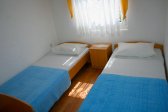 apartmány Mirjana: apartmán 3R pre 5-6 osôb,
2. poschodie, vpravo