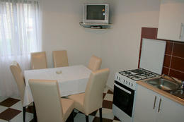apartmány Pavičić: apartmán A2 pre 4-5 osôb, 
2. poschodie