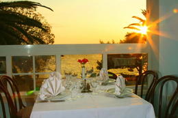 Hotel Laguna** - restaurace na terase, Gradac, Chorvatsko
