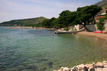 Pláž - apartmány Borovina, Omiš-Duće, Chorvatsko