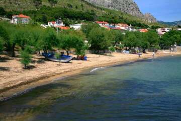 Pláž - apartmány Borovina, Omiš-Duće, Chorvatsko