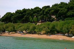 Pláž - apartmány Borovina, Omiš-Duće, Chorvatsko