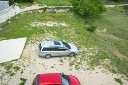 Apartmány Lucija - parkoviště u domu, Novalja - Caska, ostrov Pag, Chorvatsko