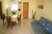 apartmány Mirjana: apartmán 2L pre 5-6 osôb,
1. poschodie, vľavo