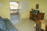 apartmány Mirjana: apartmán 2L pre 5-6 osôb,
1. poschodie, vľavo