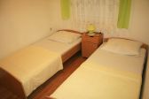 apartmány Mirjana: apartmán 2R pre 5-6 osôb,
1. poschodie, vpravo