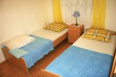 apartmány Mirjana: apartmán 1R pre 5-6 osôb, 
prízemie, vpravo