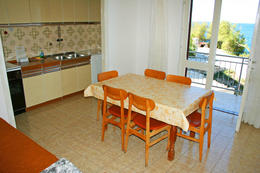 apartmány Paško: apartmán A4 pre 6-8 osôb, 
1. poschodie