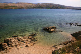 Pag - Vodice - písčitooblázková pláž, ostrov Pag, Chorvatsko