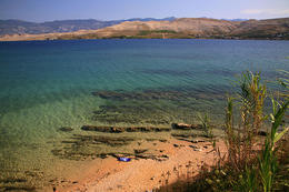 Pláže  Pag-Vodice, ostrov Pag, Chorvatsko