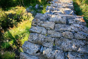 Chorvatsko, řeka Krupa, kamenný most