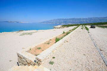 Chorvatsko, pláž Jadra, ostrov Pag