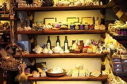 Obchůdek se suvenýry zn. Marco Polo, Korčula, Chorvatsko