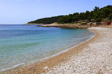 Pláž Vela Milna - letovisko Milna, ostrov Hvar, Chorvatsko