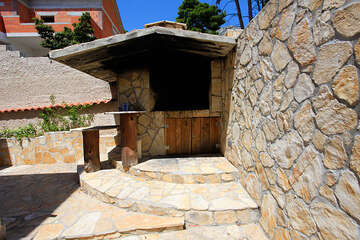 Gril u domu - apartmány Biserka, Ivan Dolac, ostrov Hvar, Chorvatsko