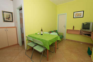 Apartmány Lina: apartmán A3, pre 4–5 osôb, prízemí