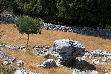 Kamenný oblouk Koloč, Brač, Chorvatsko