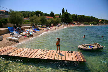 Sutivan - pláže, ostrov Brač, Chorvatsko