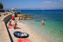 Sutivan - pláže, ostrov Brač, Chorvatsko