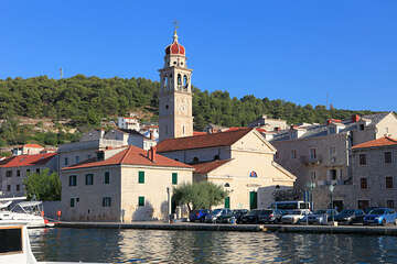 Městečko Pučišća, ostrov Brač, Chorvatsko