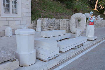 Výrobky z mramoru, ostrov Brač, Chorvatsko