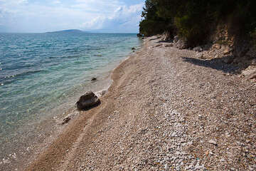 Zaostrog - FKK pláž v západní části letoviska, Chorvatsko