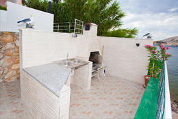 Apartmány Erik - gril u domu, Metajna, ostrov Pag, Chorvatsko