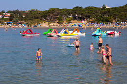Rajska plaža, Lopar, ostrov Rab, Chorvatsko