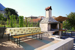 Apartmány Nikola - gril u domu, Gradac, Chorvatsko