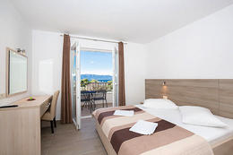 Studio 203 - hotel Ivando - depandance****, Drvenik, Chorvatsko