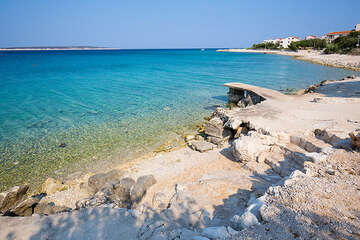 Apartmány Maša-II - kamenitá pláž a betonová terasa 80 od domu, Mandre, ostrov Pag, Chorvatsko