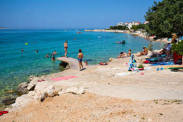 Apartmány Maša-II - kamenitá pláž a betonová terasa 80 od domu, Mandre, ostrov Pag, Chorvatsko