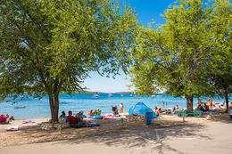 Apartmány Rita - pláž před domem, Vodice-Srima, Chorvatsko