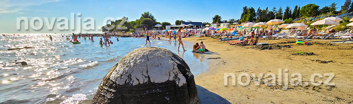 Piesočná pláž v&nbsp;Zambratiji, Istria