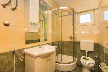 A2 - apartmány Michael, Pisak, Omišská riviéra, Chorvatsko