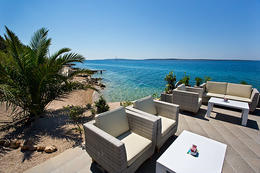 Apartmány Maša-II - oblázková pláž a plážový bar 220 m od domu, Mandre, ostrov Pag, Chorvatsko