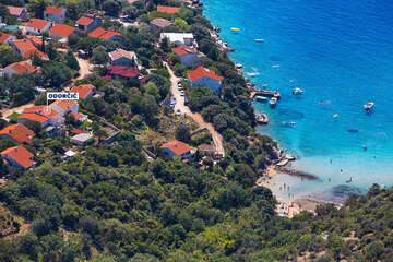 Apartmány Odorčić - letecký pohled na dům a písečnou pláž, Potočnica, ostrov Pag, Chorvatsko
