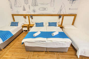 příklad čtyřlůžkového pokoje (pokoj 303) - hotel Srečko, Drvenik, Makarská riviéra, Chorvatsko