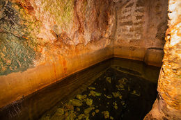 Dračí jeskyně (Zmajeva špilja), ostrov Brač, Chorvatsko