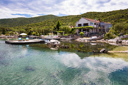 Zátoka Kabli, poloostrov Pelješac, Chorvatsko