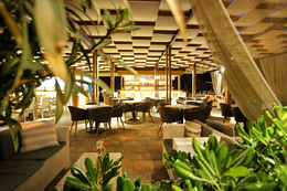 Apartmány Dalmacija - plážový bar Balloon, Preko, ostrov Ugljan, Chorvatsko