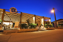 Apartmány Dalmacija - plážový bar Balloon, Preko, ostrov Ugljan, Chorvatsko