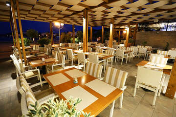 Apartmány Dalmacija - plážový bar Balloon, Preko, ostrov Ugljan, Chorvatsko