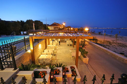 Apartmány Dalmacija - plážový bar Balloon, Preko, ostrov Ugljan, Chorvatsko