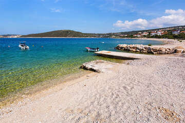 Sevid - oblázkové pláže, Trogirská riviéra, Chorvatsko