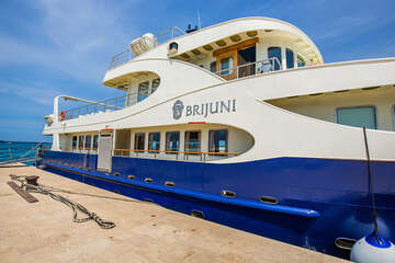 Fažana - loď do národního parku Brijuni, Istrie, Chorvatsko