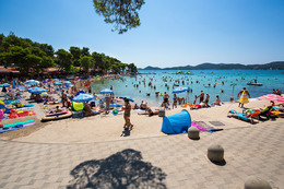 Mobilhome Kum - oblázková pláž Soline (600 m), Biograd na moru, Zadarská riviéra, Chorvatsko